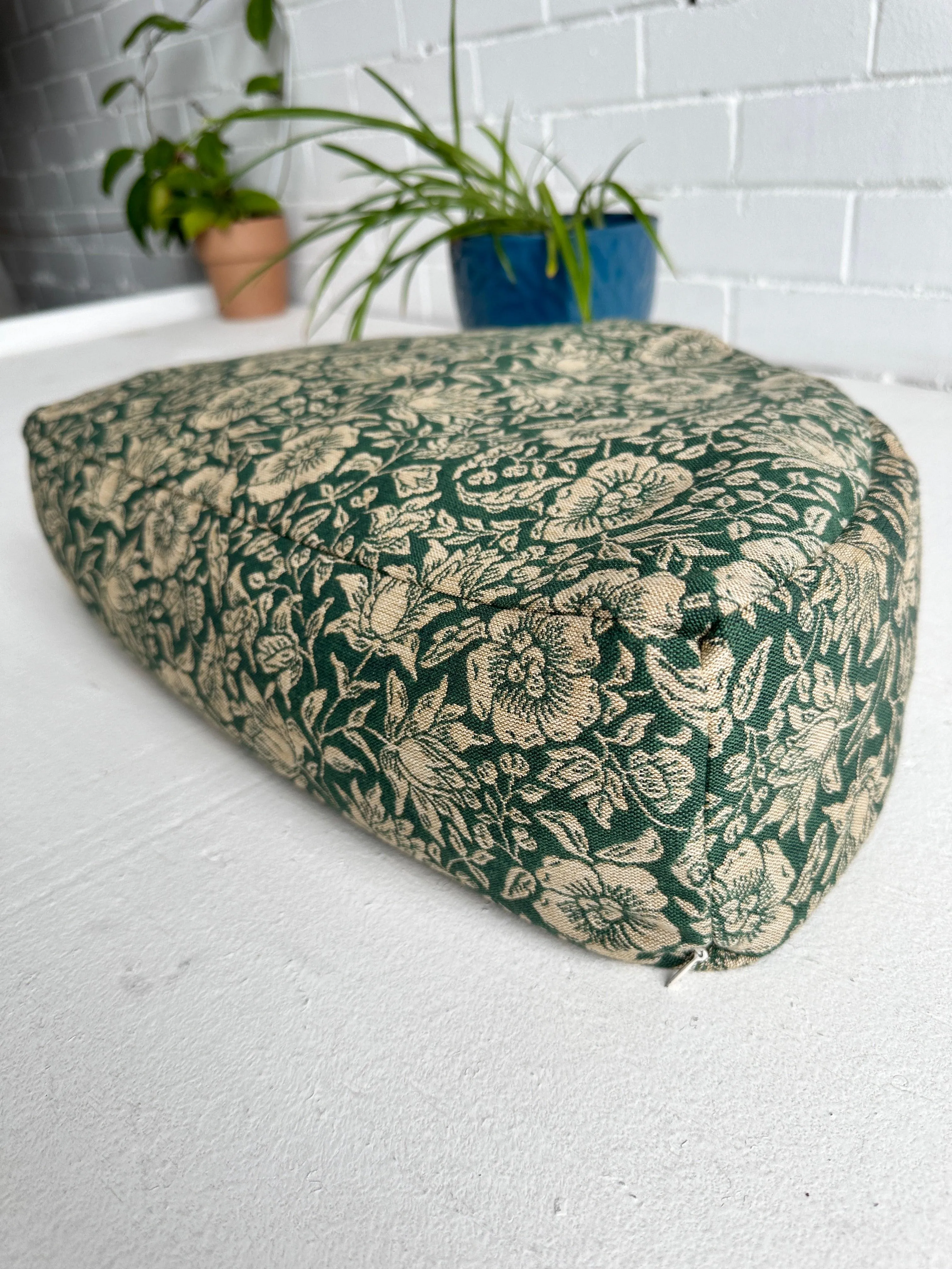 Abelia Meditation Cushion