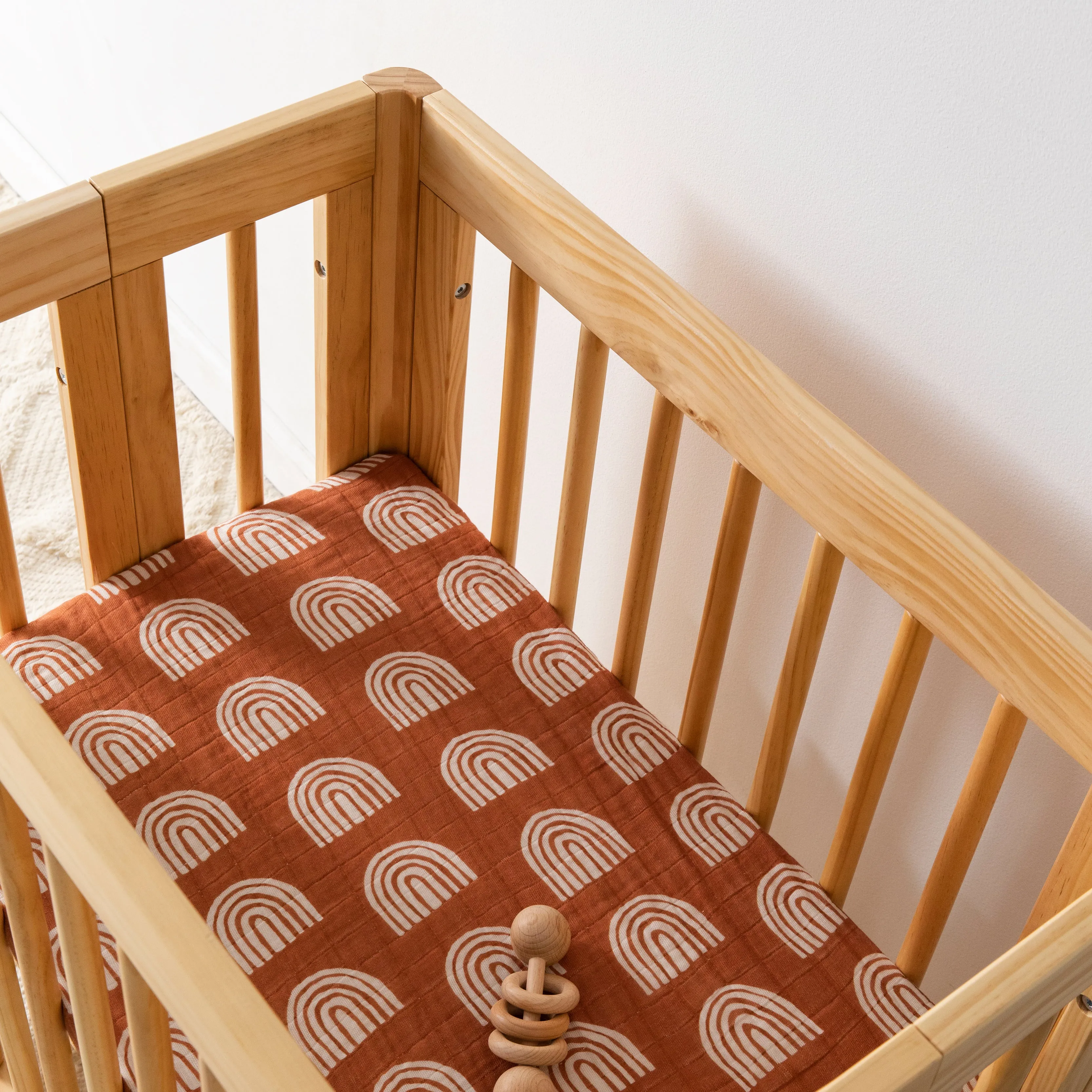 All-Stages Bassinet Sheet in GOTS-Certified Organic Muslin Cotton - Terracotta Rainbow